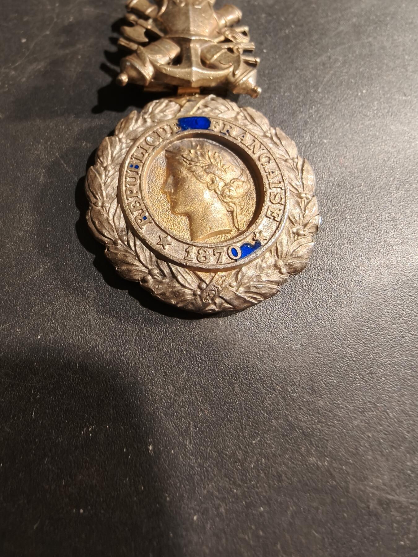 老王徽章第184期 法国军事奖章   三共时期    950银镀金珐琅     20.1g