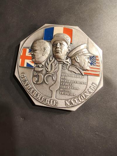 老王徽章第184期 - 法国国家宪兵队纪念法国登陆和解放50周年八角镀银大铜章     直径72mm     重量227.2g