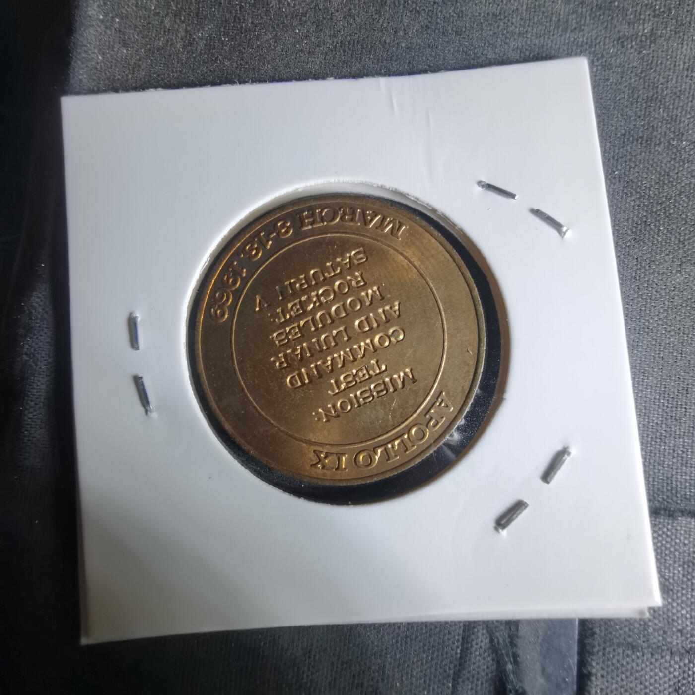 沼泽如烟--第1003场 航天纪念章