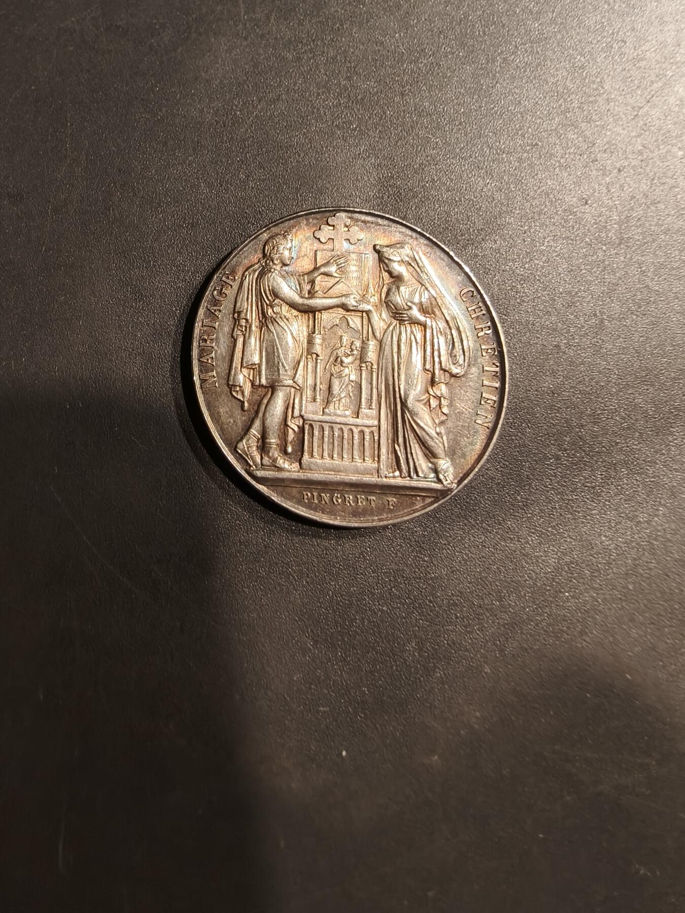 老王徽章第184期 法国婚章    950银    直径28mm   重量11.9g