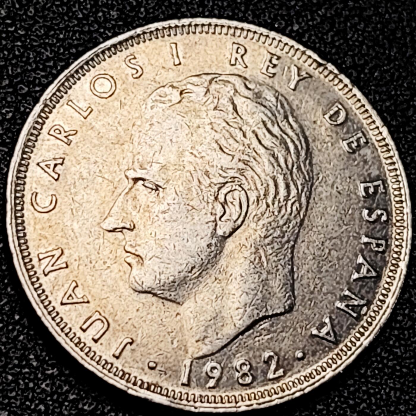 泉币菌-第195场- 新年快乐 新年第三场 本场拍品多 请提前出价 西班牙1982年25比萨塔 卡洛斯一世 铜镍币 26.5mm 