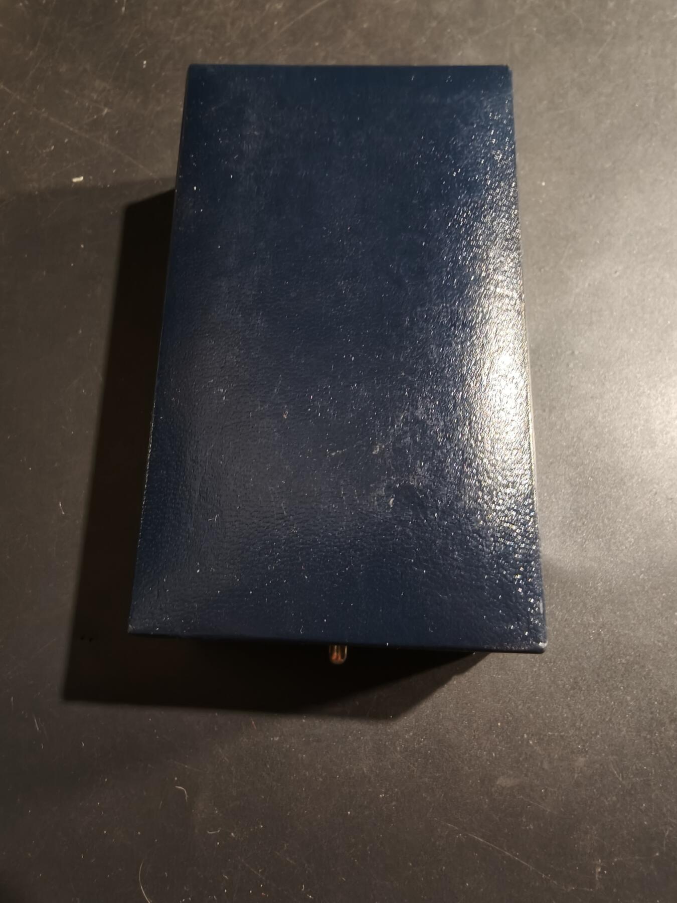 老王徽章第184期 法国骑士级国家功勋勋章     原盒     早期950银质珐琅      25.2g