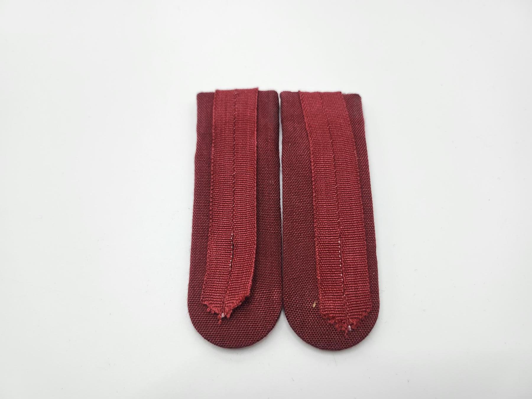 南水社第二次拍卖 东德人民军尉官金属丝肩章（一对）