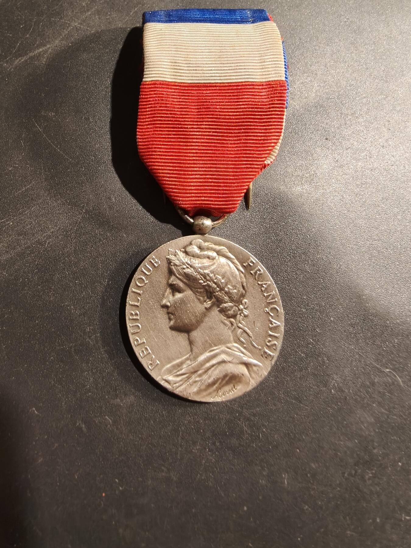 老王徽章第184期 法国银级劳工奖章   925银   1979年实发    12.5g