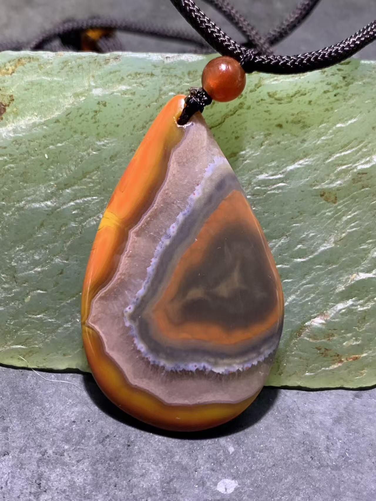 精美罕见冰飘冻料糖心飘朱砂点战国红玛瑙吊坠一个，