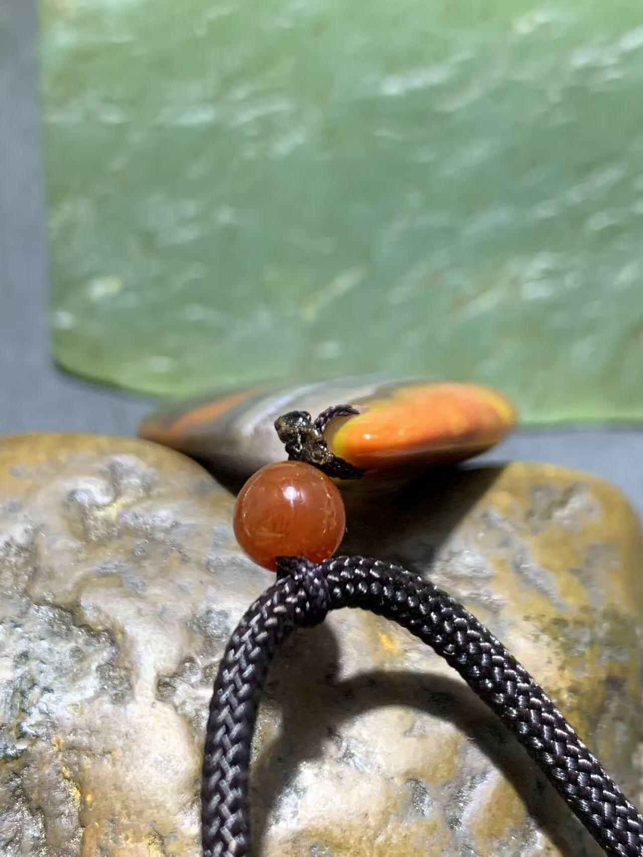 精美罕见冰飘冻料糖心飘朱砂点战国红玛瑙吊坠一个，