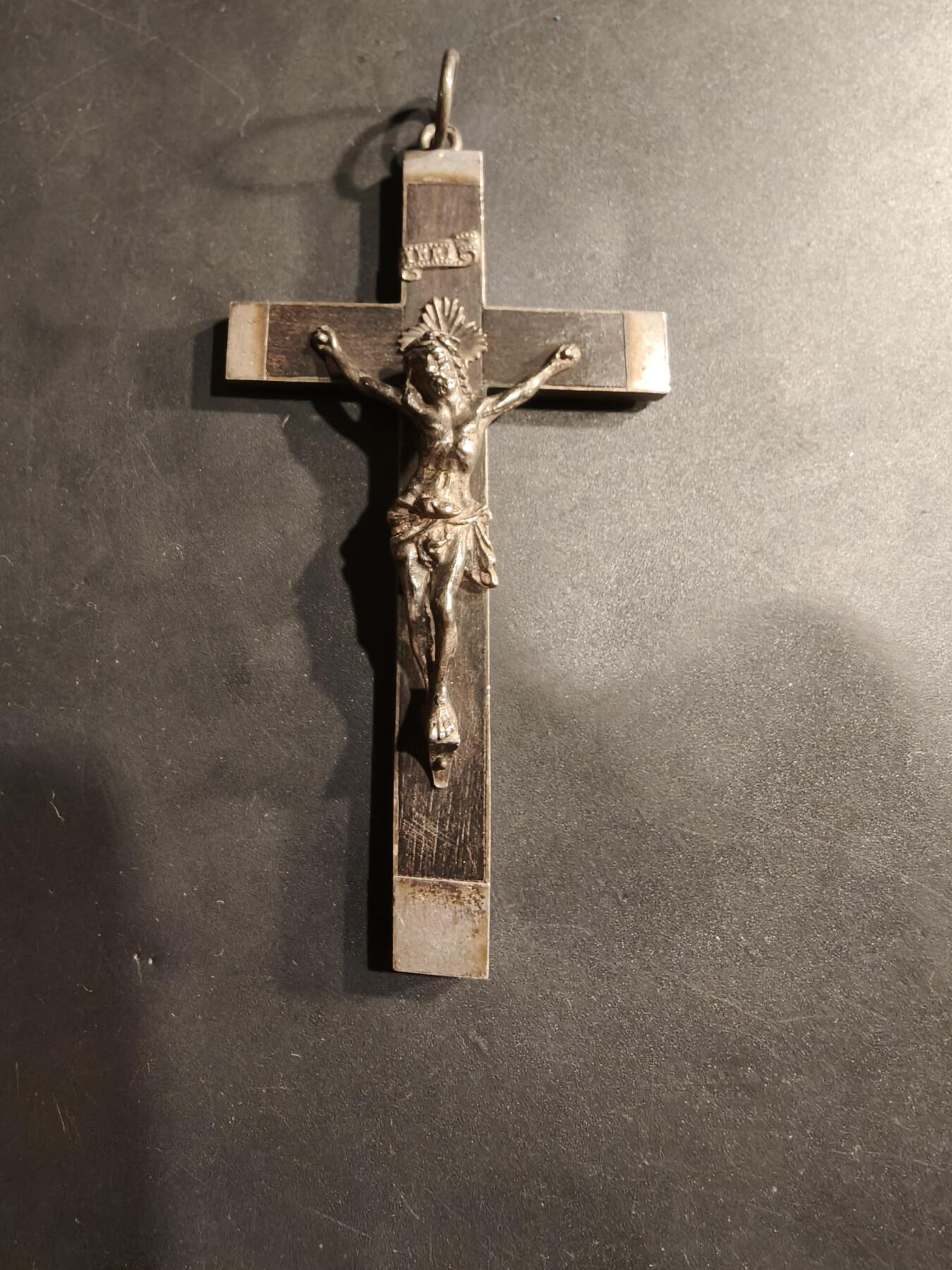 老王徽章第184期 法国天主教会十字架    大型尺寸90×45mm     螃蟹银标     21.3g