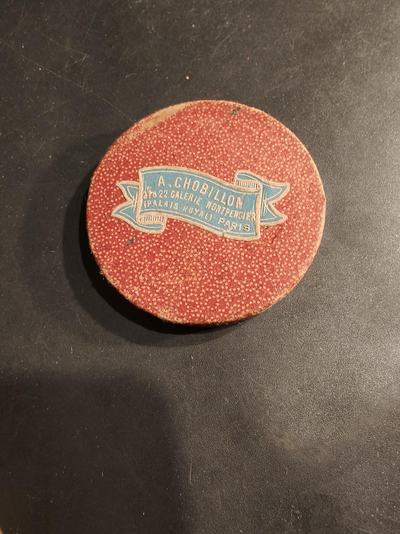 老王徽章第184期 法国1925年第32届拉罗谢尔地区节日镀金大铜章    原盒     勒内鲍迪雄作品     直径46mm     重量42.1g