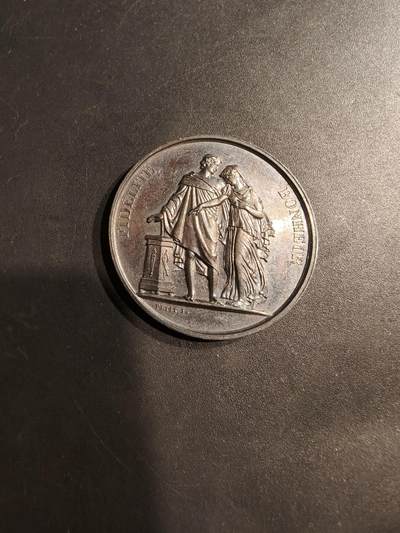 老王徽章第184期 - 法国婚章    带背铭1854年结婚    950银早期手指标    直径33mm    重量16.1g