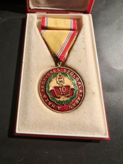 老王徽章第184期 - 匈牙利10周年服役纪念章    带略   原盒盒子有损