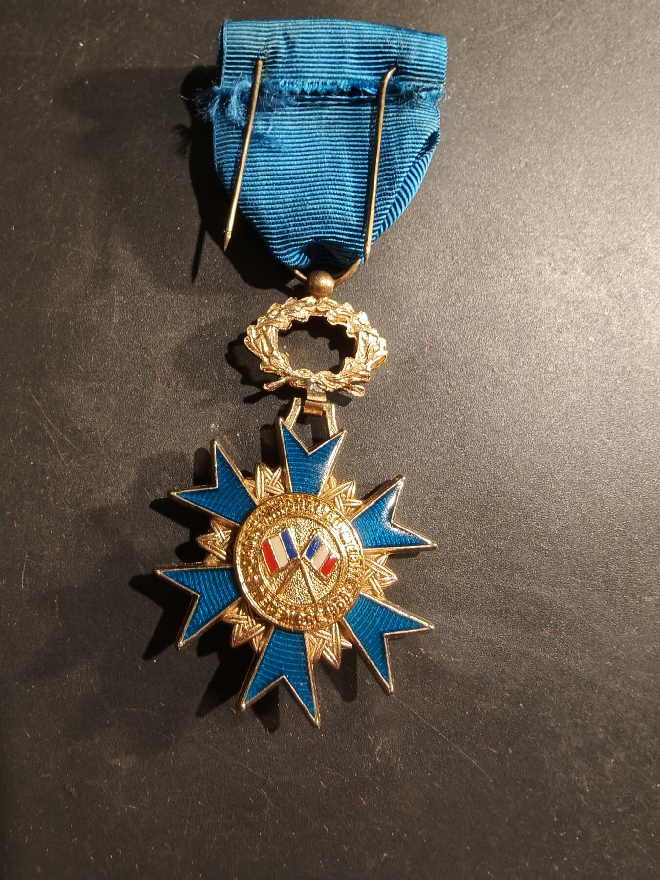 老王徽章第184期 法国军官级国家功勋勋章