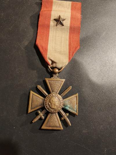 老王徽章第184期 - 法国海外行动版战争十字奖章   一颗铜星勋饰