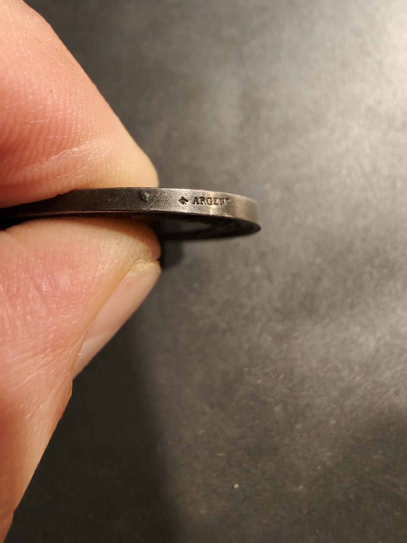 老王徽章第184期 法国婚章   蜜蜂银标950银    直径27mm    重量10g