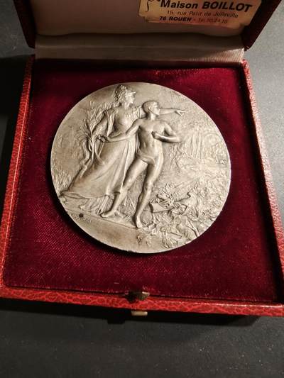 老王徽章第184期 - 法国瓦丁顿父子公司一战纪念大银章     原盒     大师库德雷作品    直径68mm   950银   重量148.8g