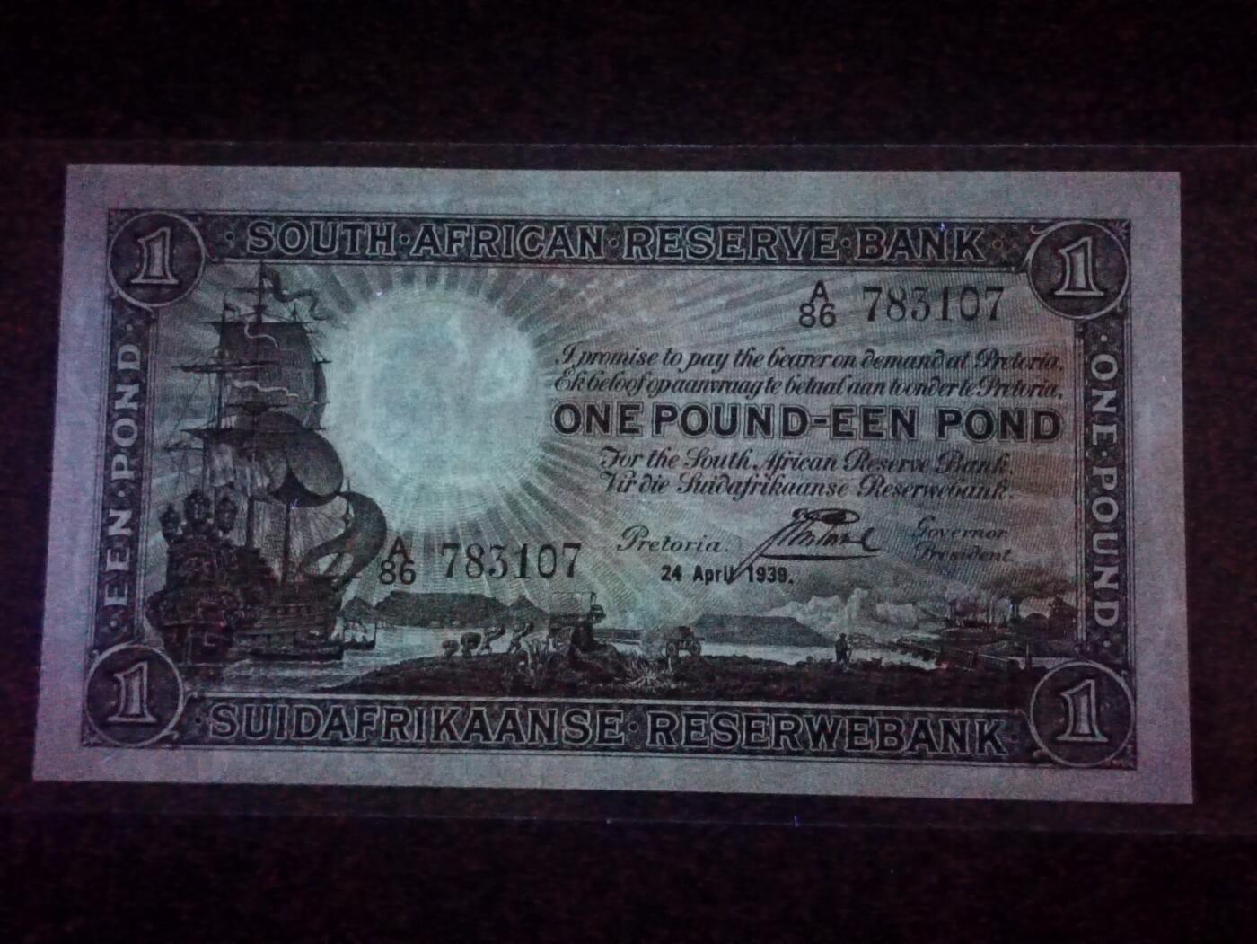 【年后首拍！】2026二月第三期，总217期 南非1939年1镑AUNC英文在上版本，稀有的二战前发行年份，布尔人发展元素的帆船牛车和国徽