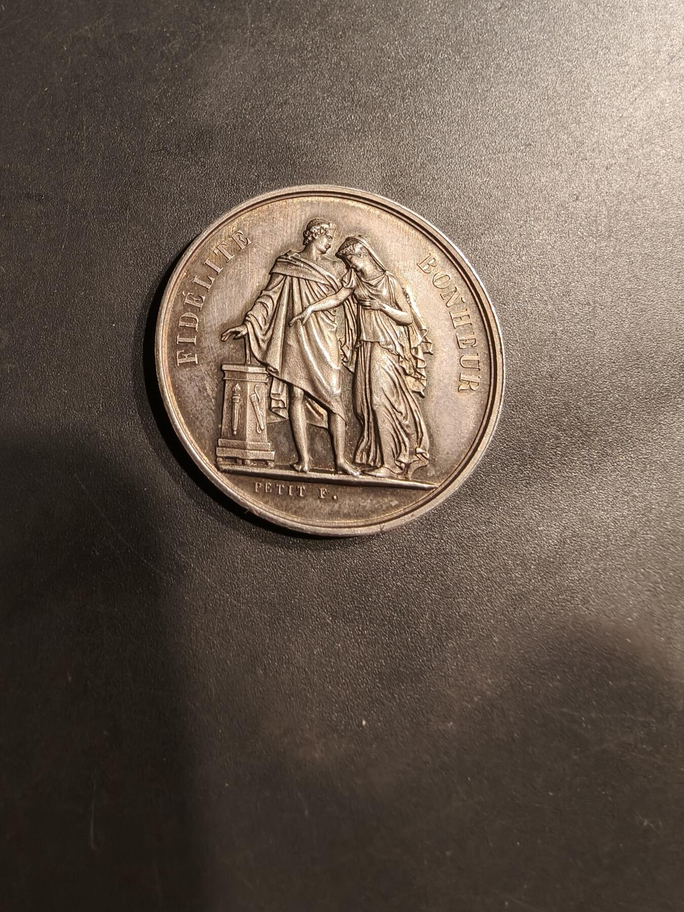 老王徽章第184期 法国婚章    带背铭1872年结婚    950银蜜蜂标    直径32mm    重量15.7g