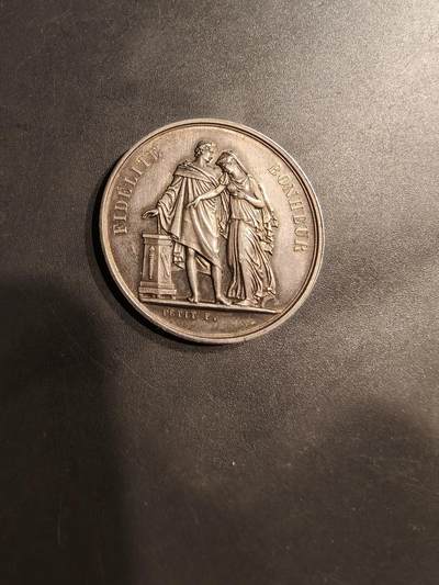 老王徽章第184期 - 法国婚章    带背铭1872年结婚    950银蜜蜂标    直径32mm    重量15.7g