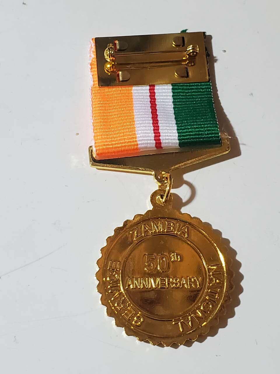 韵星假日军品类拍卖第42期 -- Rimey Holidays Militaria Auction 42 赞比亚共和国国家服务金僖奖章 铜镀金 少见国家 非常厚重 库存品相