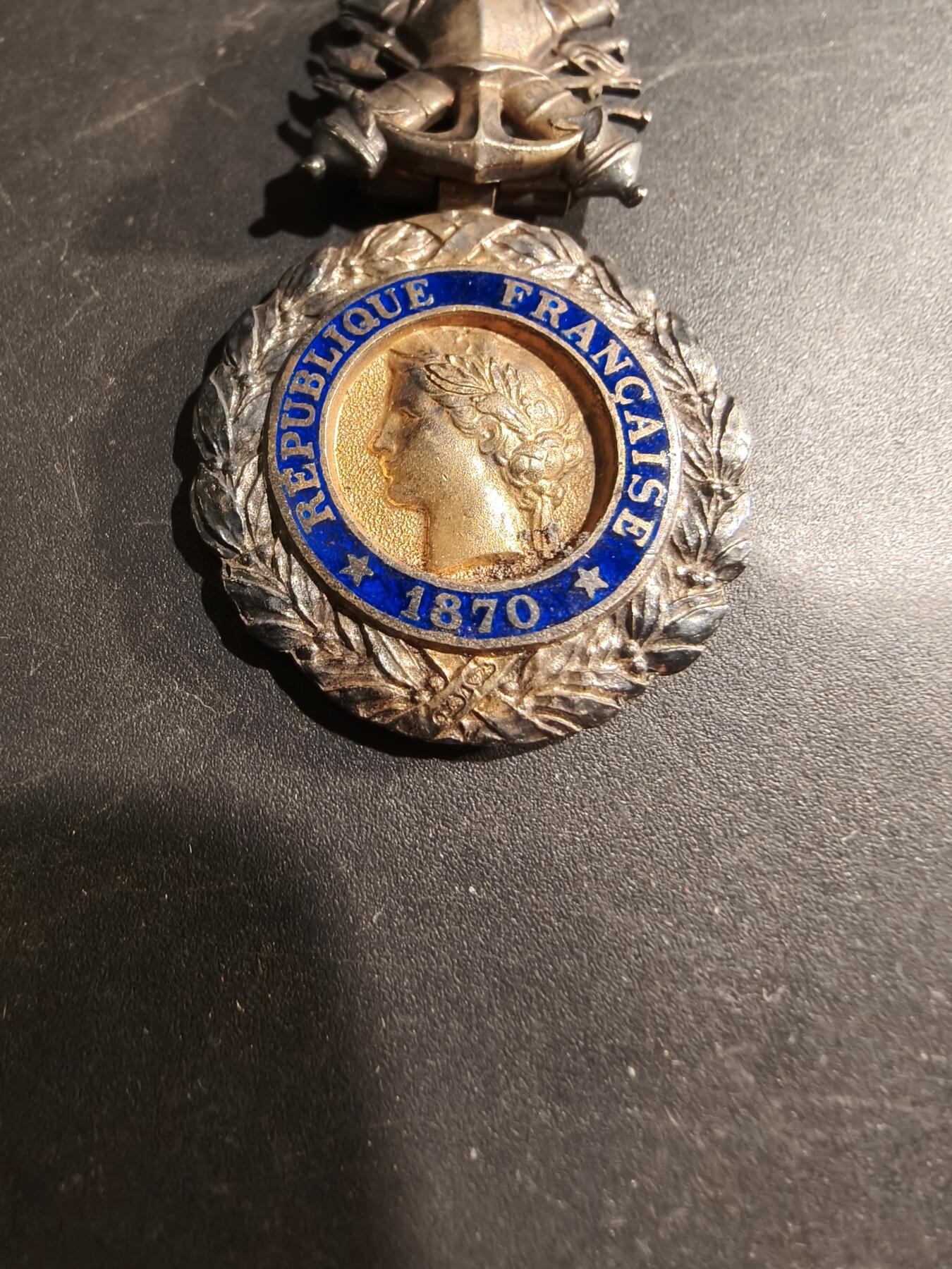 老王徽章第184期 法国军事奖章   三共时期    950银镀金珐琅     19.5g