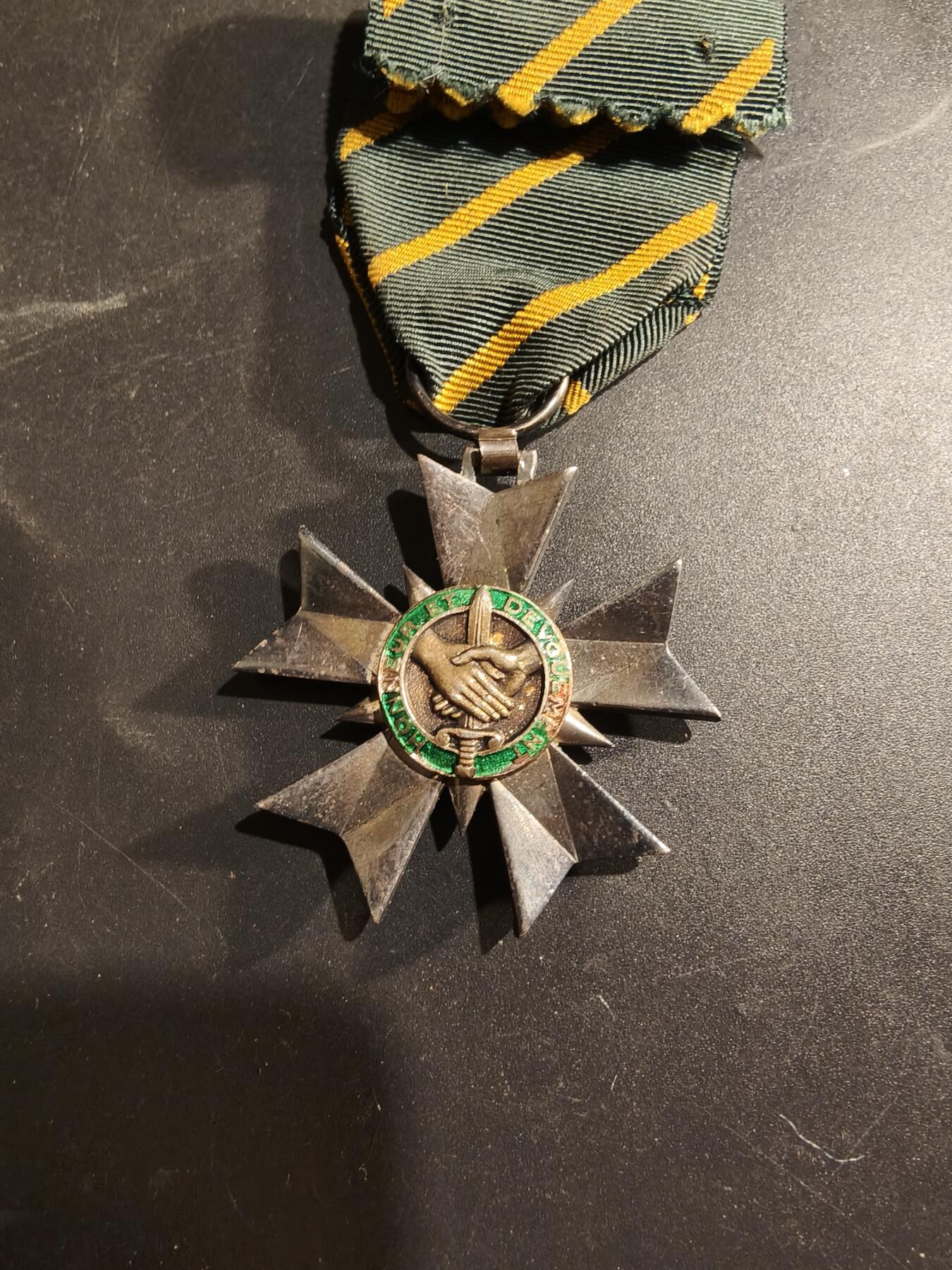 老王徽章第184期 法国骑士级战士功绩勋章    银质珐琅   野猪头银标    带原盒     20g