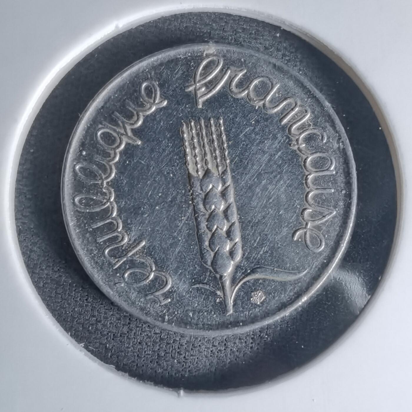 沼泽如烟--第1003场 法国1961年五分