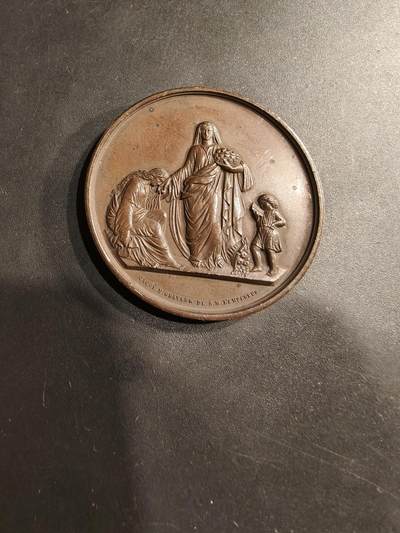老王徽章第184期 - 法国拿破仑三世时期为穷人募捐大铜章    1857年    手指铜标    直径41mm    重量30g