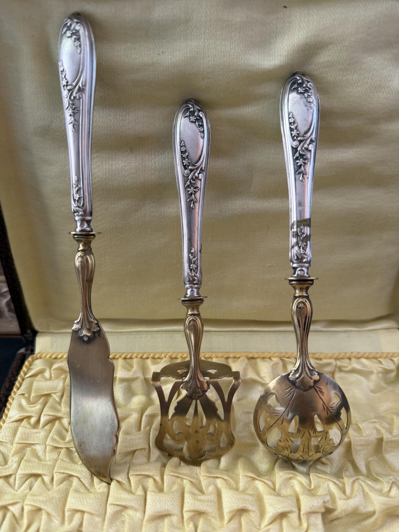 海外回流春节专场（三） 法国回流19世纪纯银餐具（左起：19.3cm，16.2cm，17cm，96.8g）