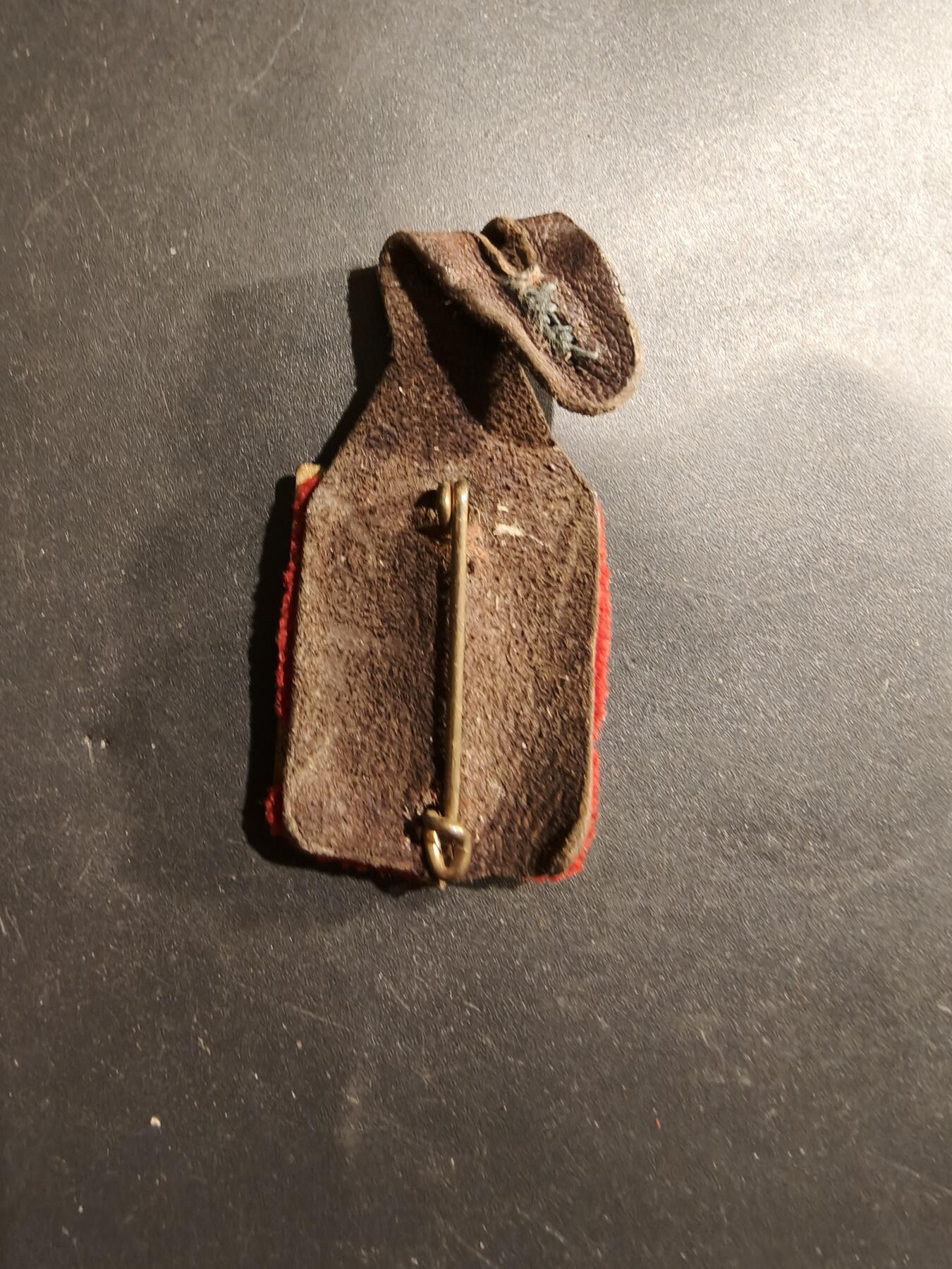 老王徽章第184期 法国海军陆战队第1炮兵团证章