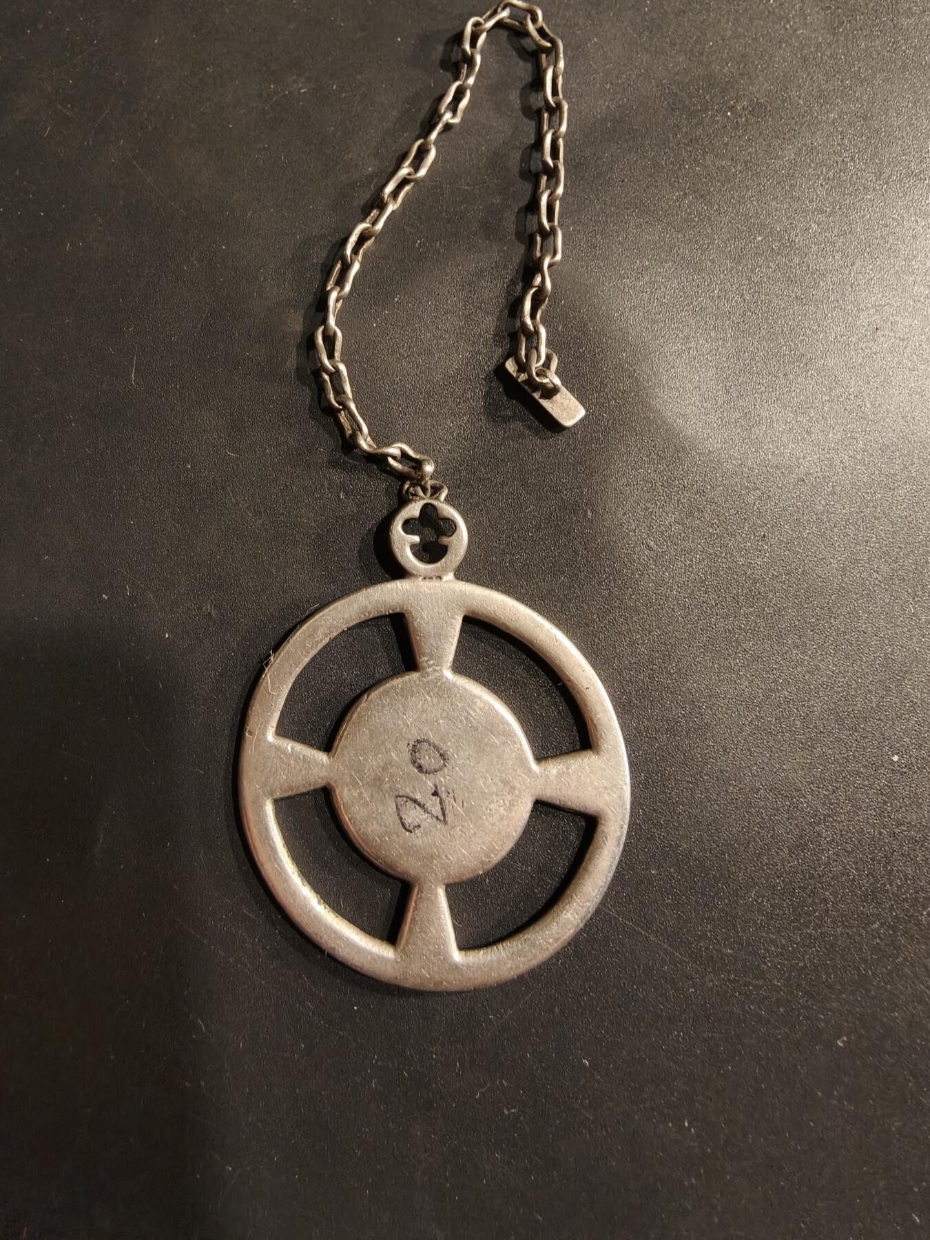 老王徽章第184期 法国银链子    螃蟹银标    19克