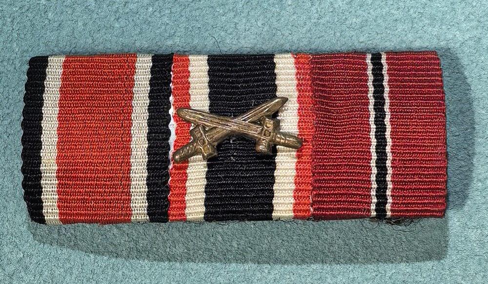 号角文化祝福各位藏友春节大吉马年入好藏 盛世勋华——号角文化勋章邮票专场拍卖第306期    德国（1939）三联勋略 包括二级铁十字勋章/二级佩剑战功十字勋章/东线冬季作战奖章