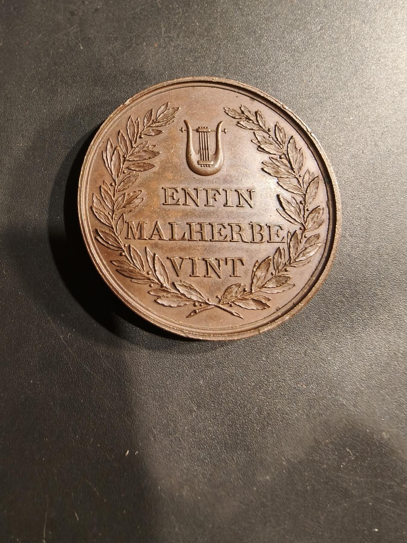 老王徽章第184期 法国诗人弗朗索瓦·德·马莱尔布大铜章     早期原铸无边铭    直径40mm    重量35.5g