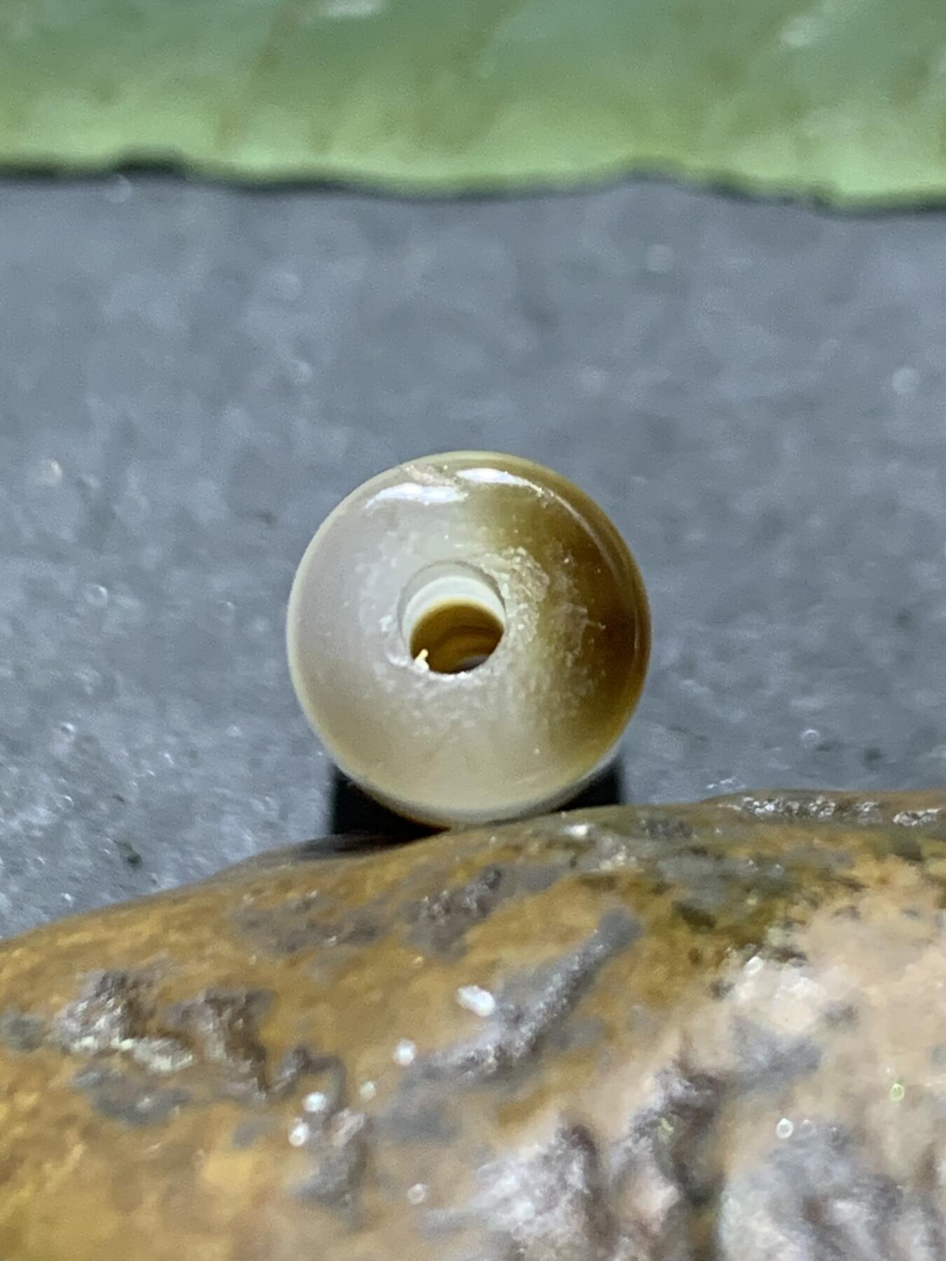 千层纹缠丝玛瑙通货直桶，桶珠一个，