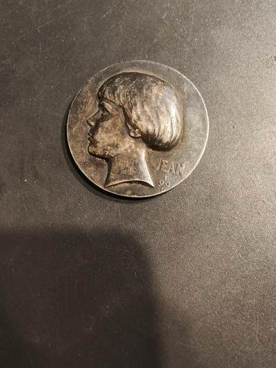 老王徽章第184期 - 法国圣女贞德镀银铜章    高浮雕    直径34mm    重量20.8g