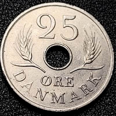 泉币菌-第197场- 新年快乐 新年第5场 本场拍品多 请提前出价 - 丹麦1968年25欧尔中孔镍币 玛格丽特二世花押 