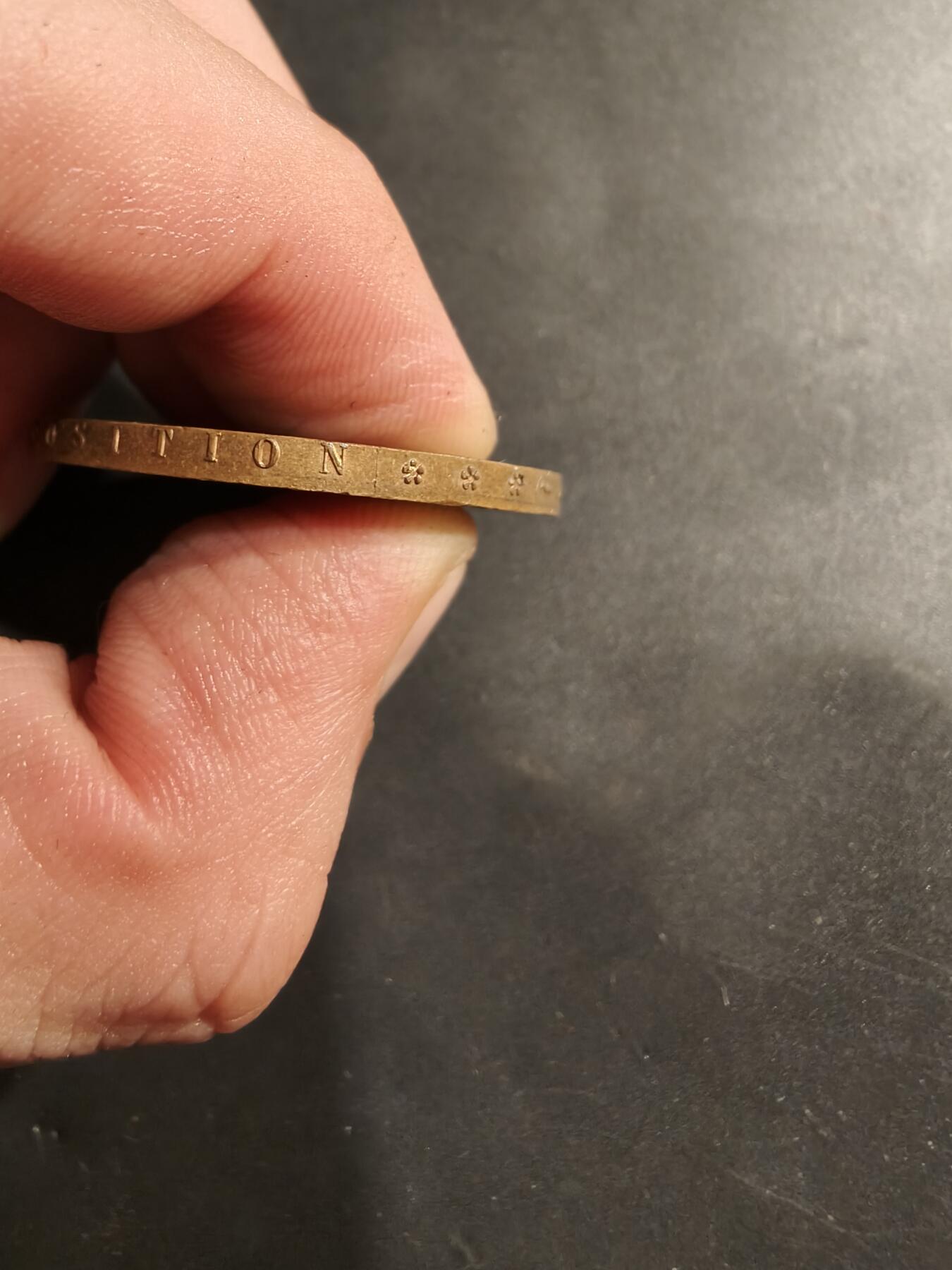 老王徽章第184期 法国1900巴黎世界博览会铜章     直径37mm   重量25.7g