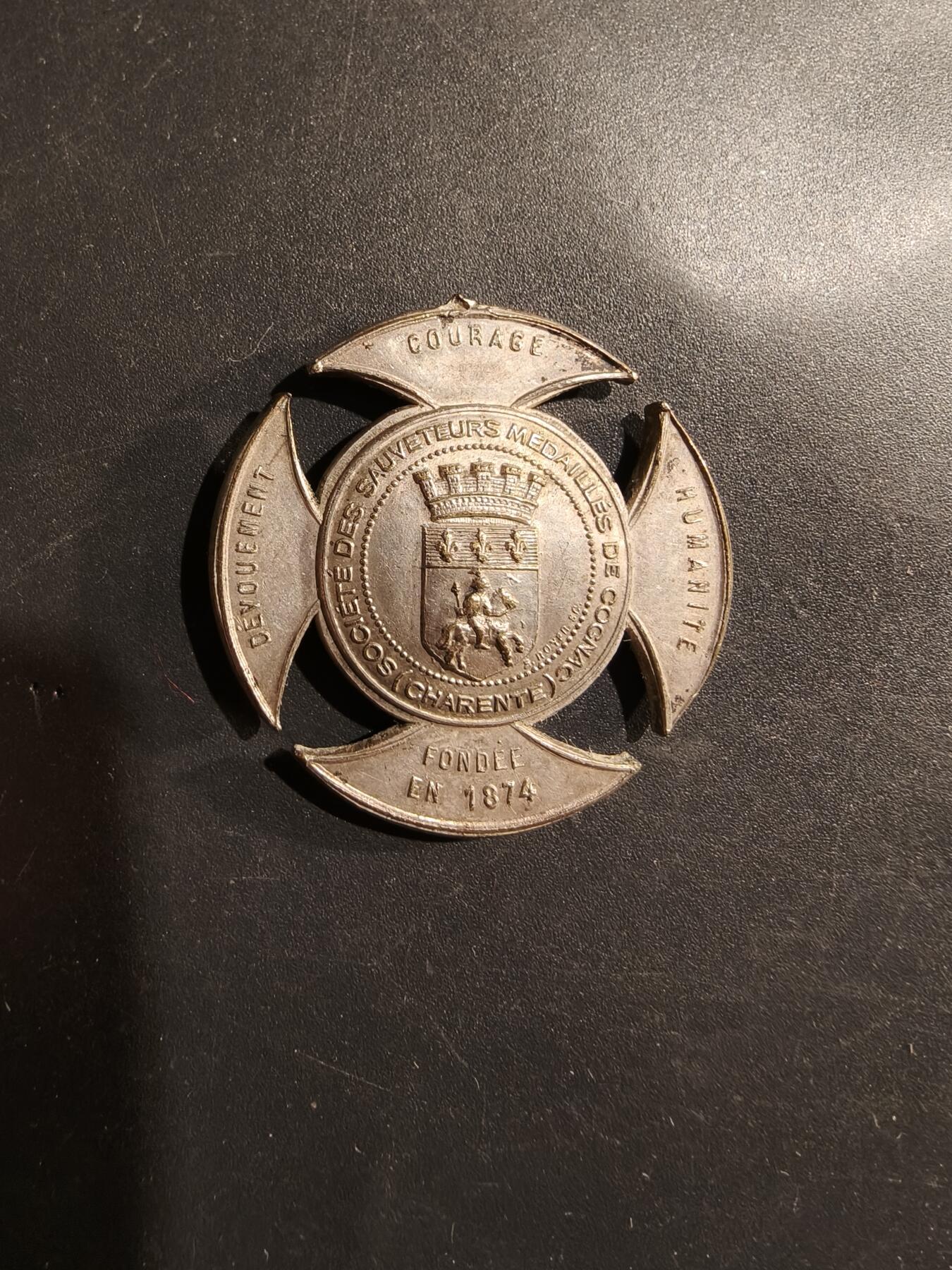 老王徽章第184期 法国干邑市救生员协会证章