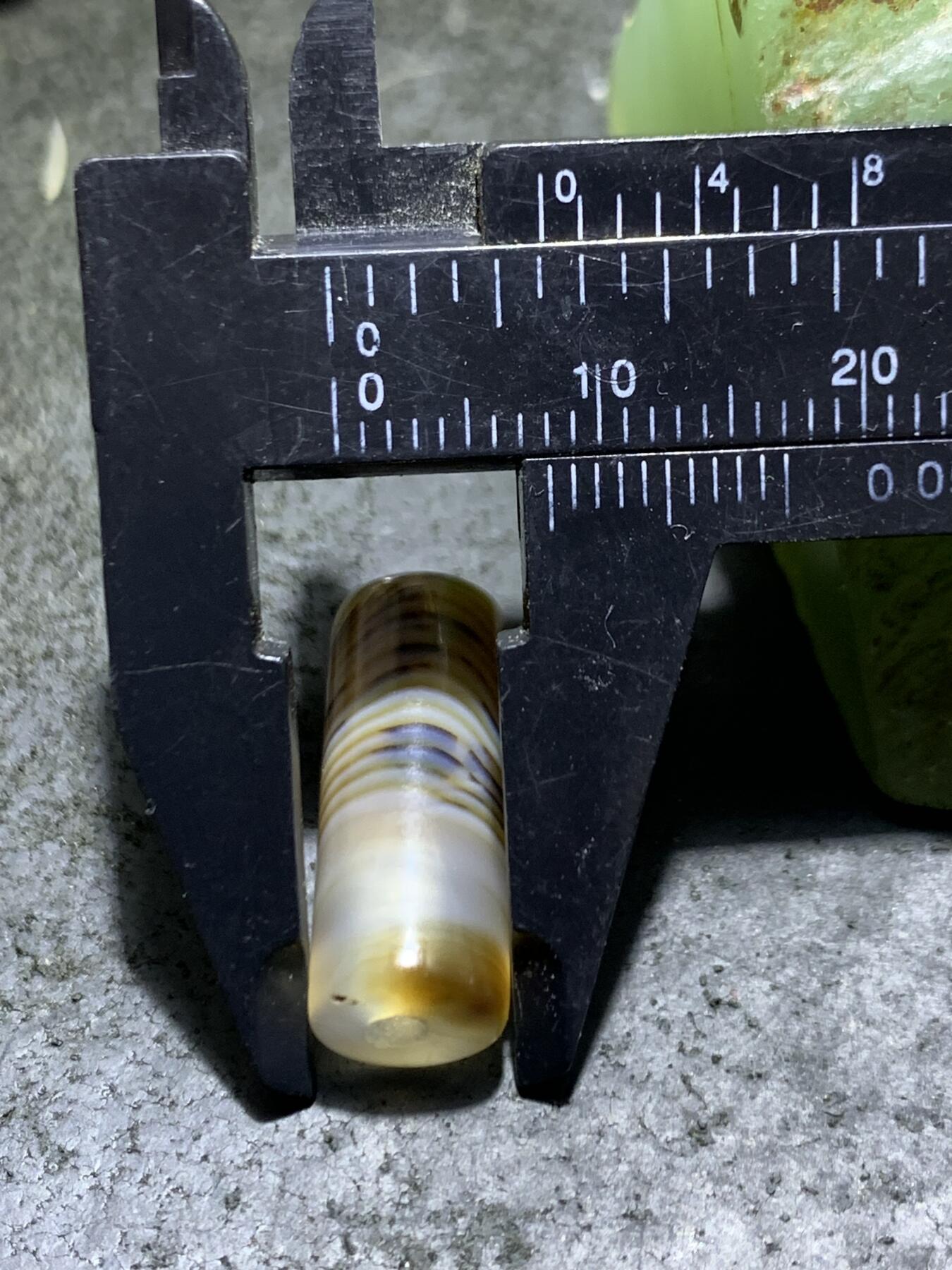 千层纹缠丝玛瑙通货直桶，桶珠一个，