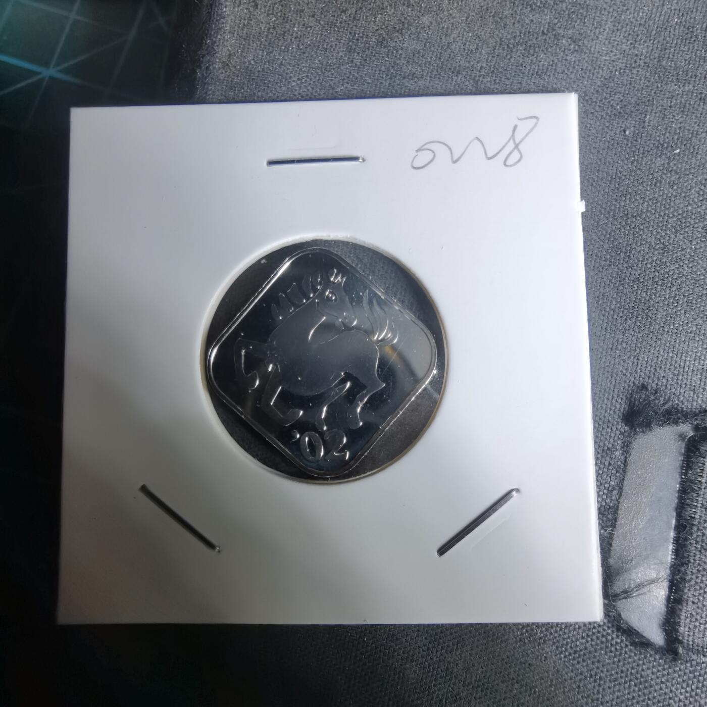 沼泽如烟--第1002场 2002年马年生肖章纯银章