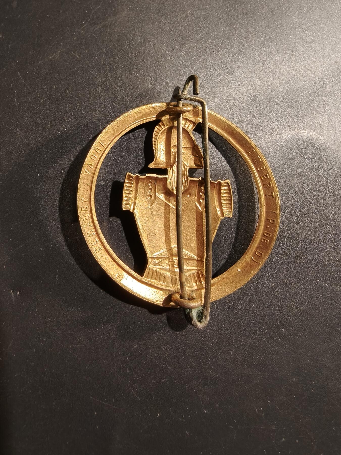 老王徽章第184期 法国工兵贝雷帽徽