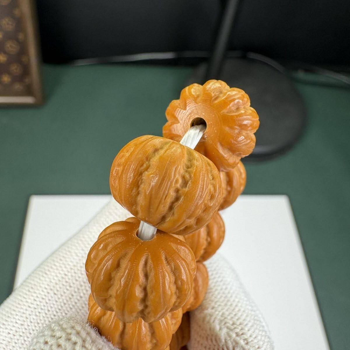 猴头精雕京八棱手串