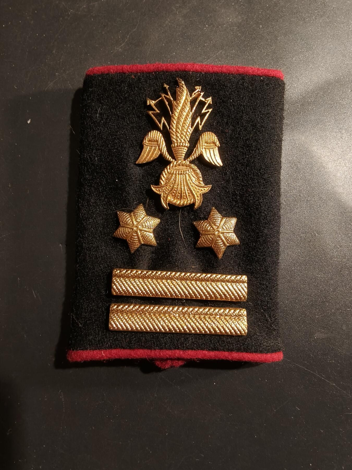 老王徽章第184期 意大利财政警察中尉肩章