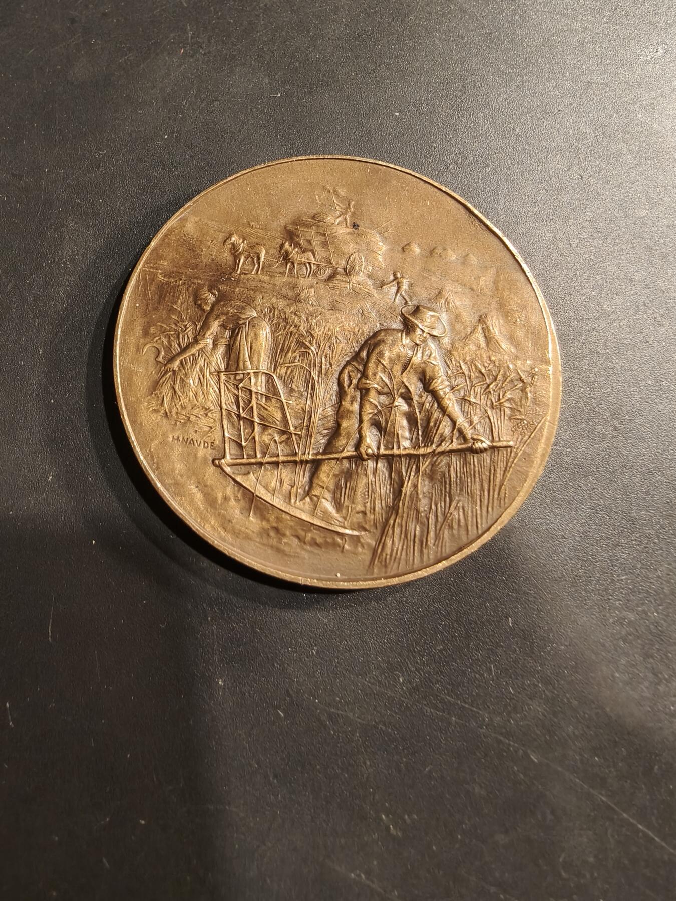 老王徽章第184期 法国农业协会大铜章    直径50mm    重量57.3g