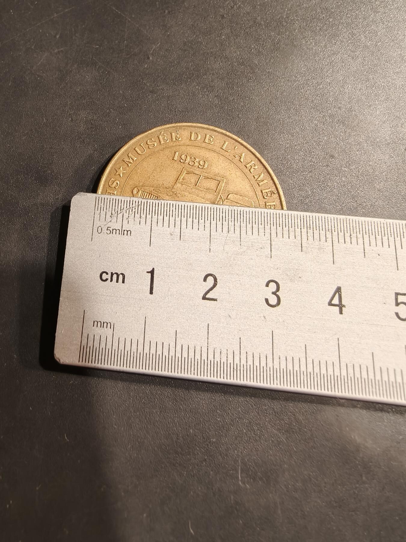 老王徽章第184期 法国2008年巴黎荣军院二战军事展厅纪念章     直径33mm    重量15.6g