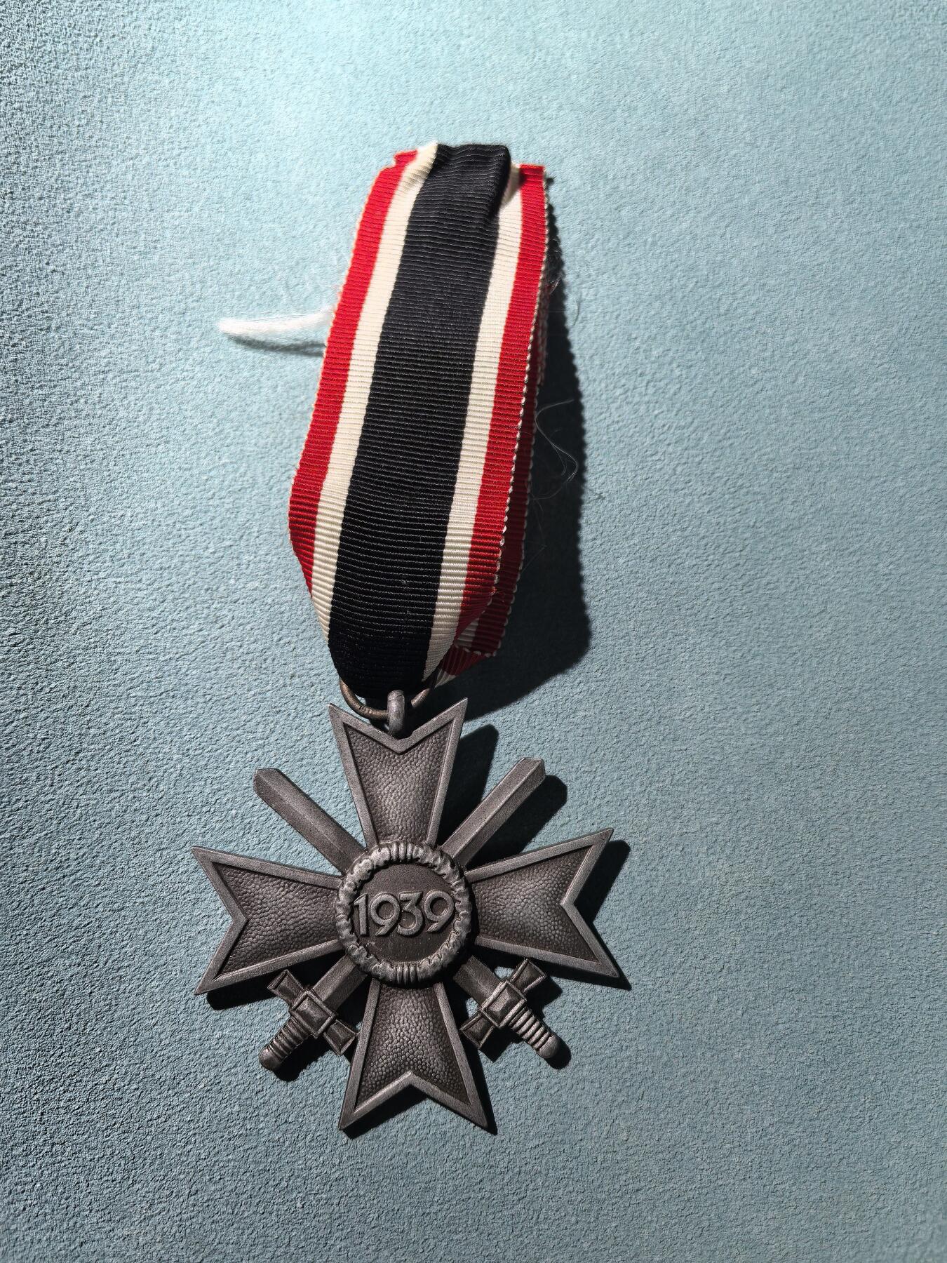 号角文化祝福各位藏友春节大吉马年入好藏 盛世勋华——号角文化勋章邮票专场拍卖第306期    德国（1939）二级佩剑战功十字勋章 带10厂厂标（Foerster & Barth）