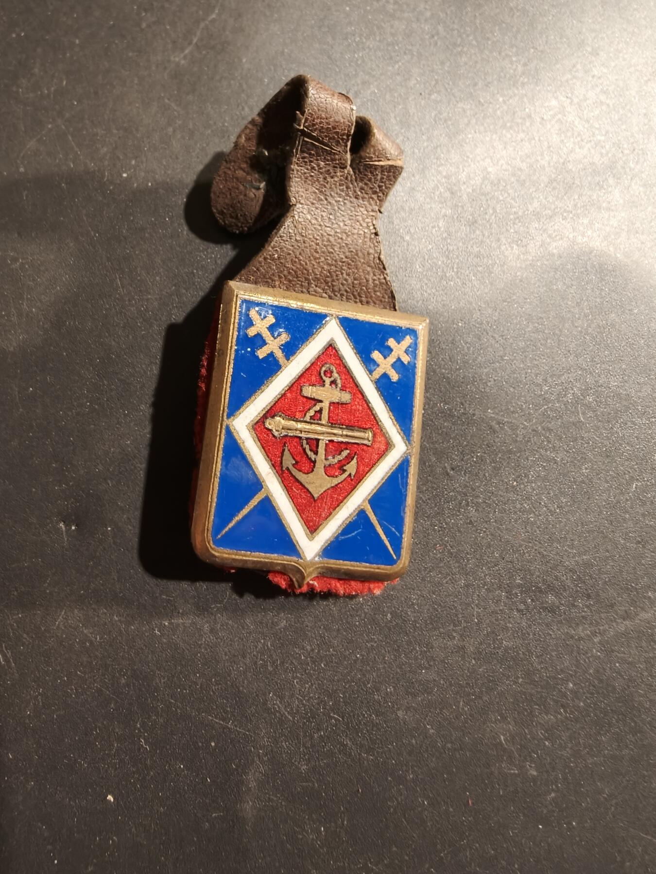 老王徽章第184期 法国海军陆战队第1炮兵团证章