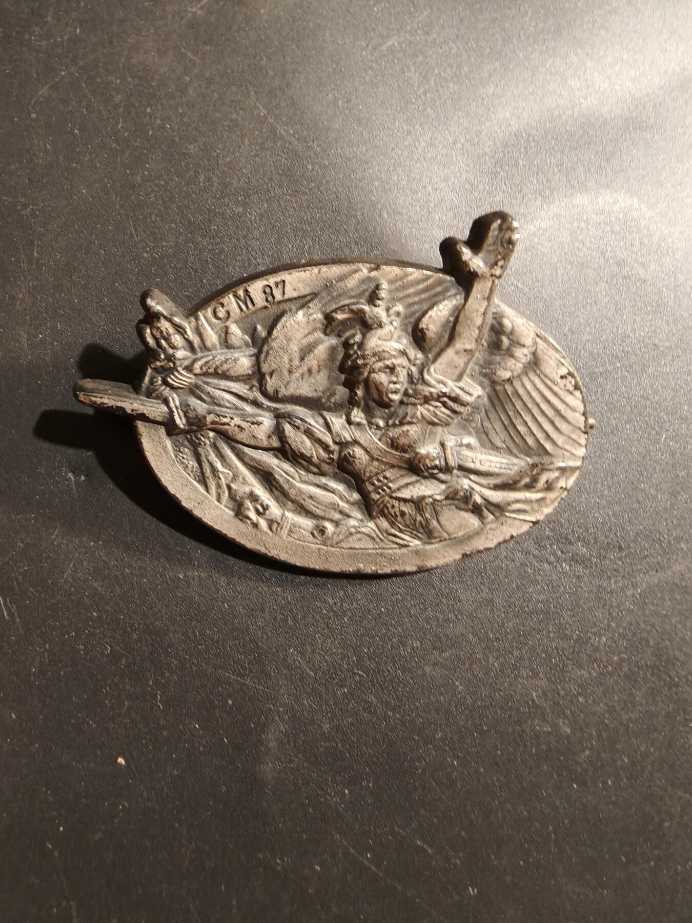 老王徽章第184期 法国第87国防动员中心证章