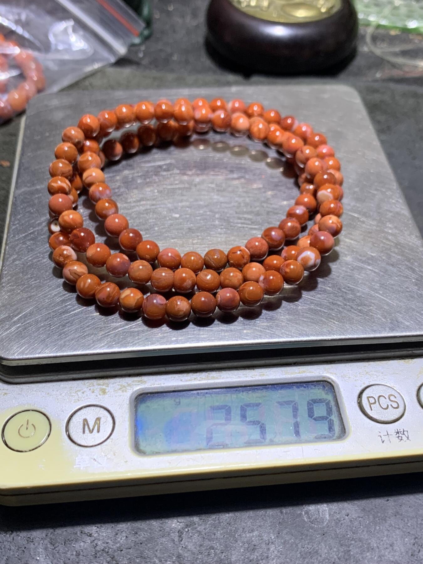 精美川料南红玛瑙多圈手串一条，