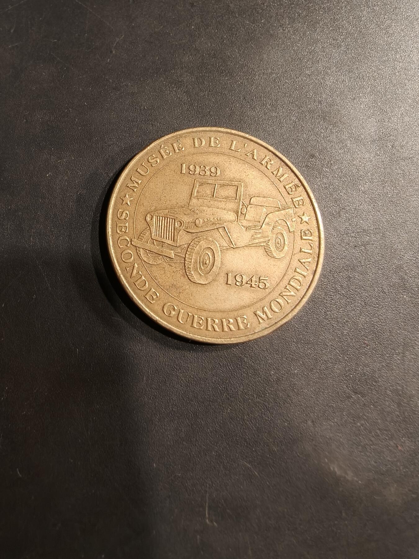 老王徽章第184期 法国2008年巴黎荣军院二战军事展厅纪念章     直径33mm    重量15.6g