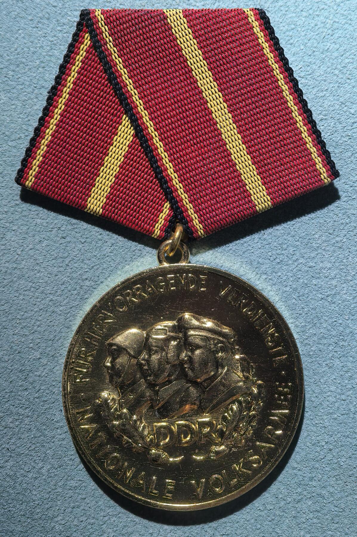 号角文化祝福各位藏友春节大吉马年入好藏 盛世勋华——号角文化勋章邮票专场拍卖第306期   