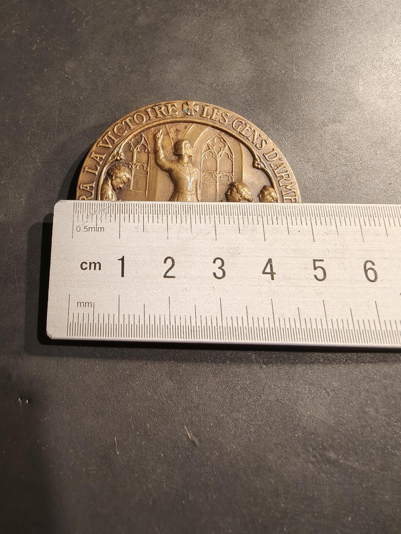 老王徽章第184期 法国圣女贞德解围奥尔良城500周年大铜章     直径50mm    重量59.3g